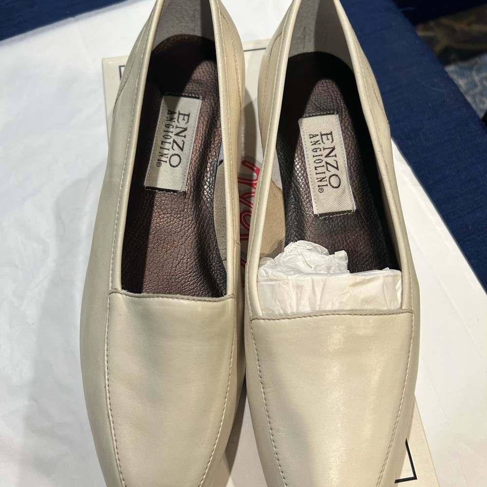 White Loafer- Like New